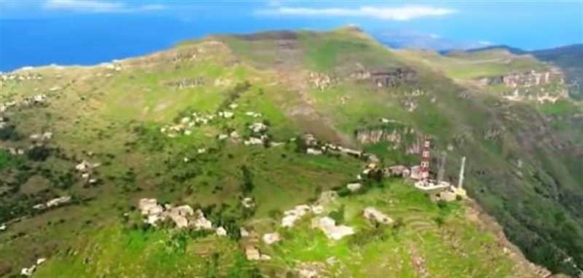 إب: الحوثيون ينصبون منصة صواريخ جديدة في مرتفعات جبلية بحبيش وسط رفض شعبي