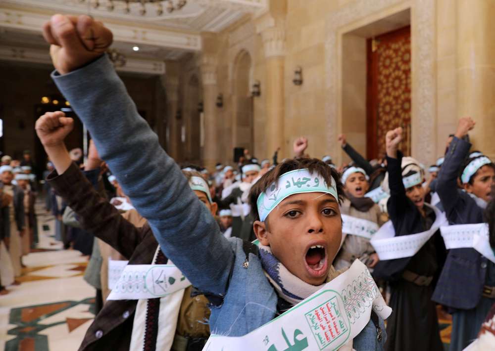 مليشيا الحوثي تجبر المدارس على إقامة فعاليات لتعبئة الطلاب بأفكارها الطائفية