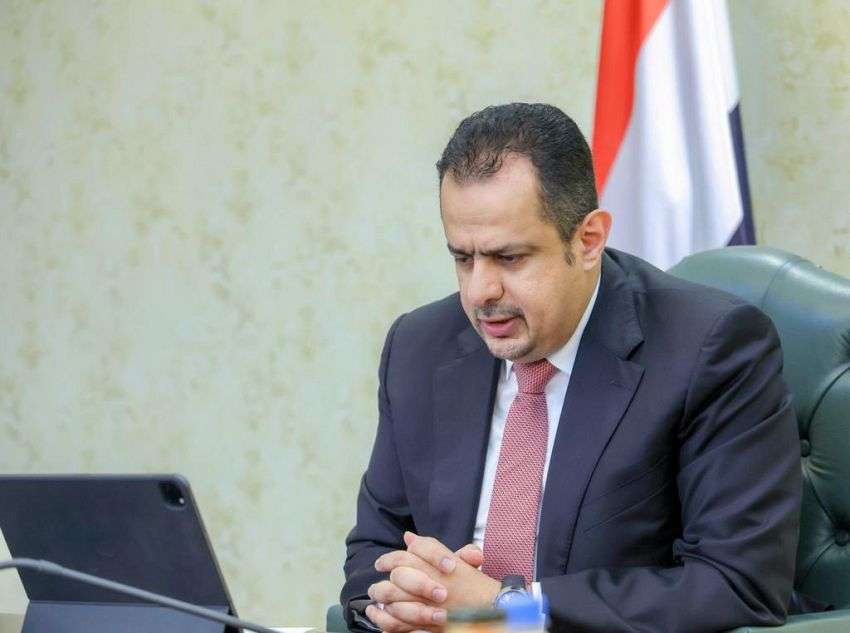 « لن يؤثر على المواطنين».. الحكومة اليمنية تدافع عن قرار رفع سعر الدولار الجمركي