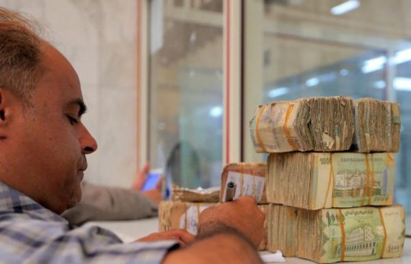 تقرير: اليمن يستعجل الدعم.. ودائع مشروطة بخطة لمراقبة الإنفاق