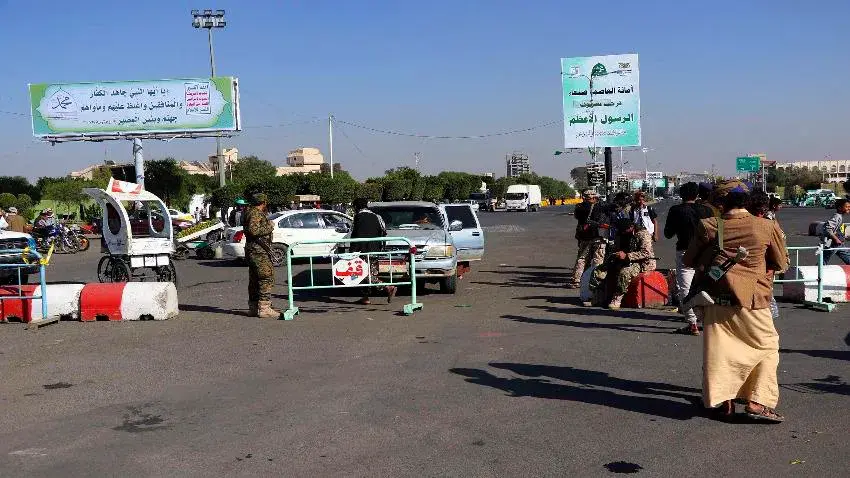صنعاء: ميليشيا الحوثي تنقل عشرة مختطفين من سجن "شملان" إلى جهة مجهولة