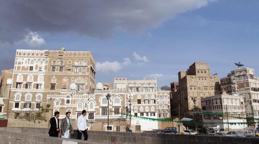 الحكومة تحذر من إقدام الحوثيين على هدم أسواق أثرية في صنعاء القديمة