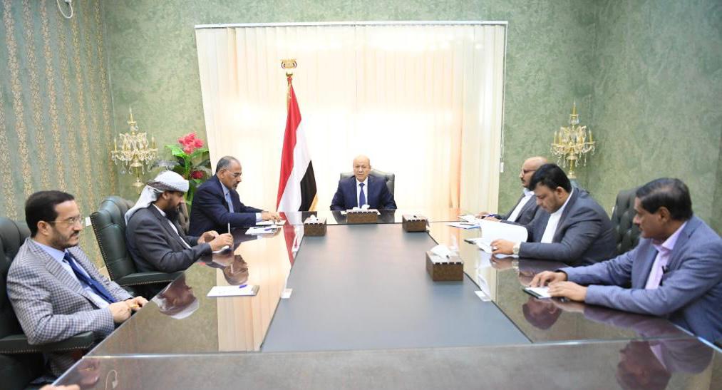 "الرئاسي اليمني" يجدد ترحيبه بالجهود الدولية والإقليمية لإنهاء الأزمة وتحقيق سلام شامل