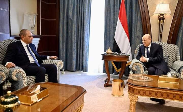 الرئيس العليمي يشيد باستضافة مصر لمئات الآلاف من اليمنيين