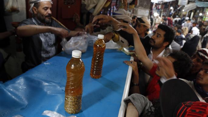 تقرير: الاحتكار يضاعف أسعار عصائر رمضان في اليمن
