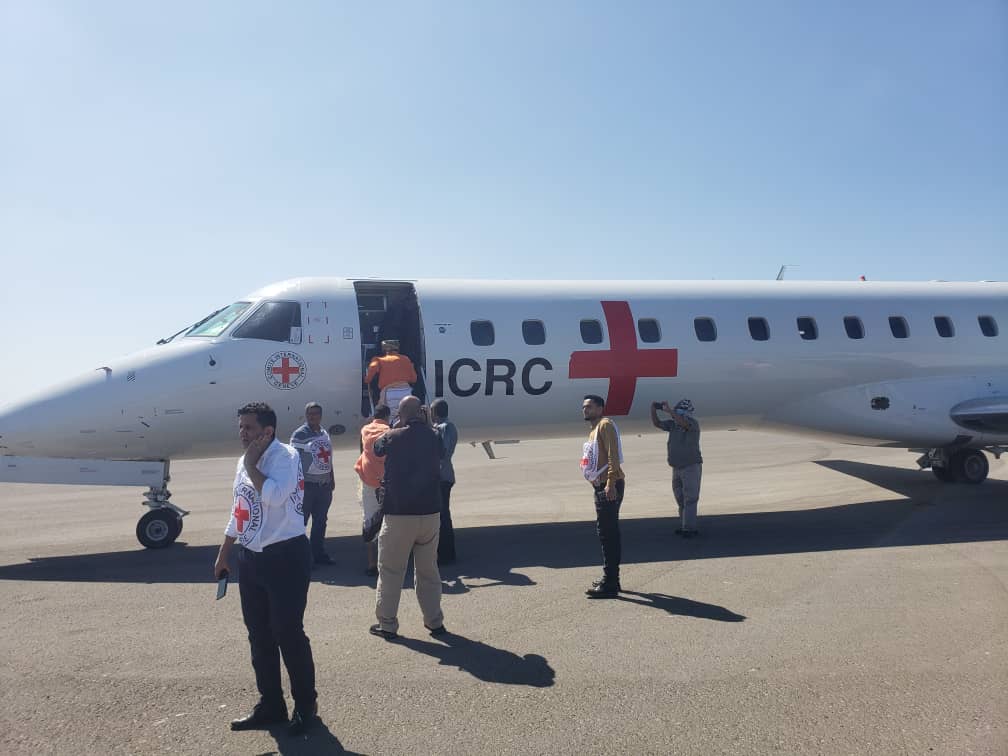 "الصليب الأحمر" تعلن الإنتهاء من عملية تبادل المحتجزين في اليمن