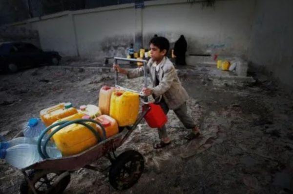 مليشيا الحوثي توقف ضخ المياه على عدد من أحياء صنعاء