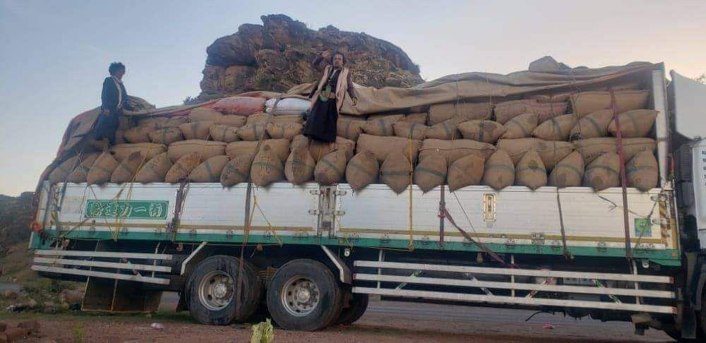 "هيئة الزكاة" تواصل ابتزاز شاحنات نقل البضائع في مناطق سيطرة المليشيا