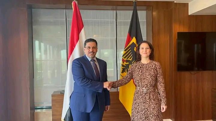 وزير الخارجية يبحث مع نظيرته الألمانية تطورات الوضع اليمني