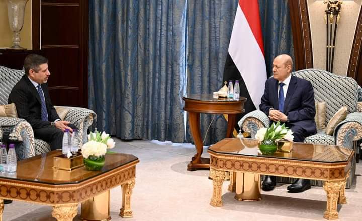 الرئيس العليمي يبحث مع السفير الأمريكي لدى اليمن جهود إحياء عملية السلام