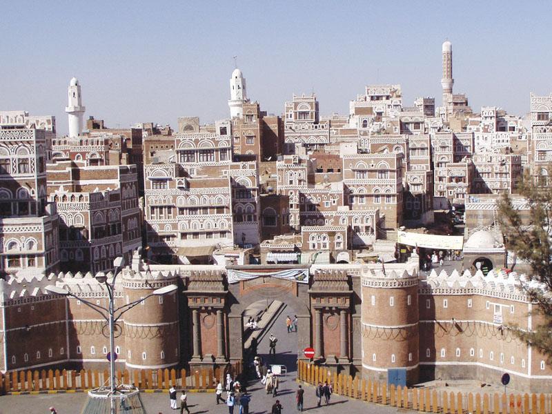 صنعاء: انتحار مالك محل تجاري بحي المطار والسبب الحوثي