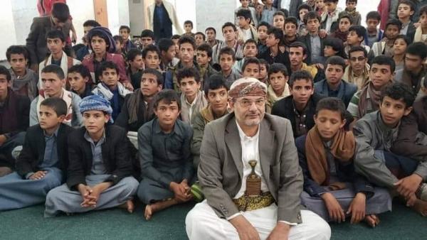 الحكومة: فرض الحوثيين لمشرفين في المدارس الأهلية خطوة تصعيدية لإحكام السيطرة على التعليم