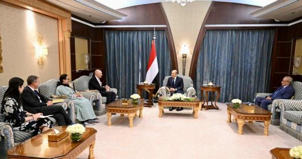 الرئيس العليمي يناقش مع السفير البريطاني جهود إحياء السلام في اليمن