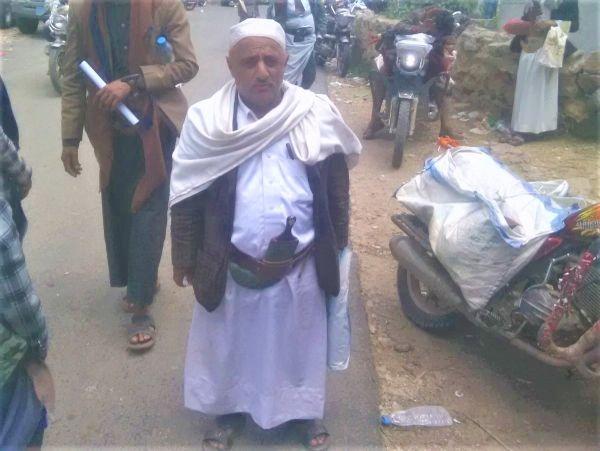 جماعة الحوثي تختطف تربوي مسن بتهمة الإضراب في ذمار