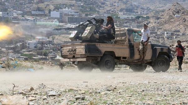 القوات الحكومية تؤكد تنفيذ عملية هجومية على مواقع جماعة الحوثي غرب تعز