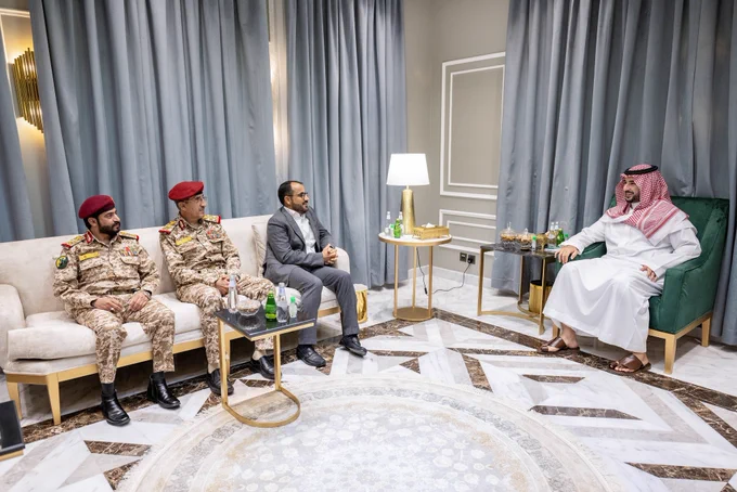 وزير الدفاع السعودي يلتقي وفد الحوثيين ويؤكد دعم المملكة مسار السلام