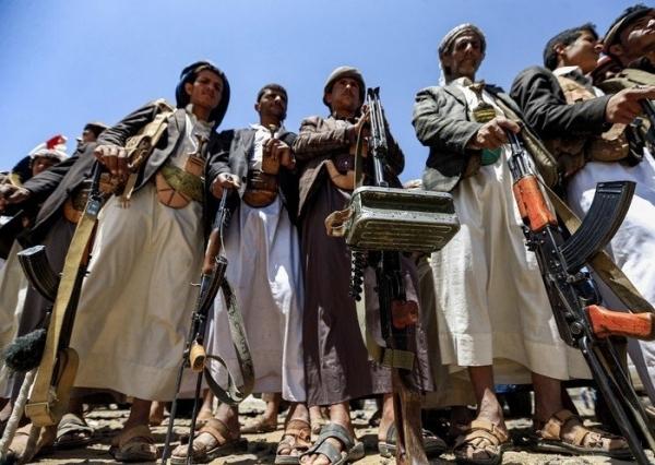 الحوثيون يسحبون آليات عسكرية من الجبهات استعدادًا لإقامة عرض عسكري في صنعاء