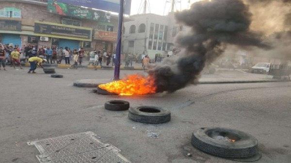 عدن: احتجاجات شعبية غاضبة رفضا لقرار حظر الدراجات النارية