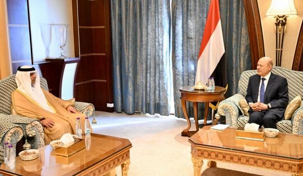 الرئيس العليمي يبحث مع السفير الإماراتي العلاقات الثنائية ومسار عملية السلام