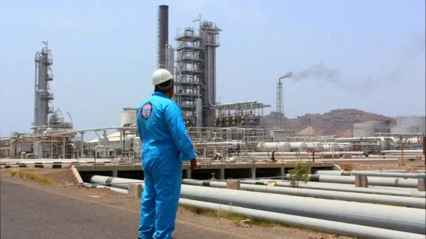 الحكومة تطالب بالضغط على الحوثي وتمكينها استئناف تصدير النفط