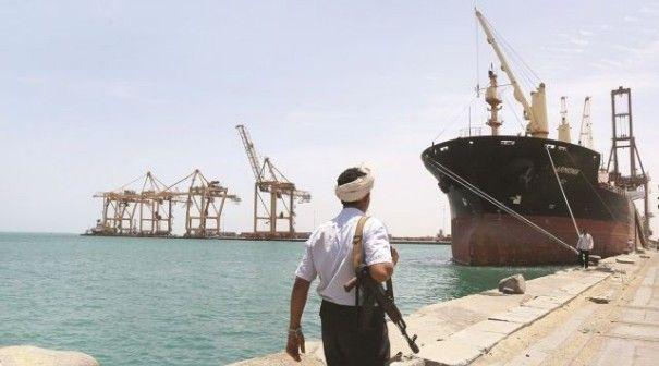 تقرير مالي يكشف عن نهب الحوثيين ملايين الدولارات سنويًا من ضرائب ميناء الحديدة