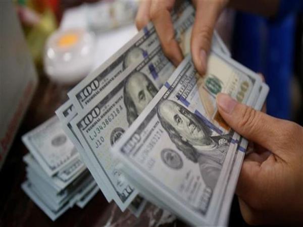 مصادر مصرفية: جماعة الحوثي تستقطع مبالغ مالية من الحوالات الخارجية