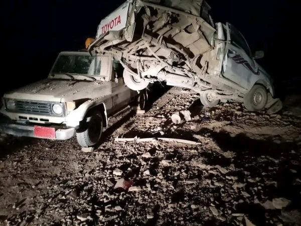 البيضاء: إصابة ثلاث نساء وتضرر سيارتين بانفجار لغم في منطقة "الجبرة"