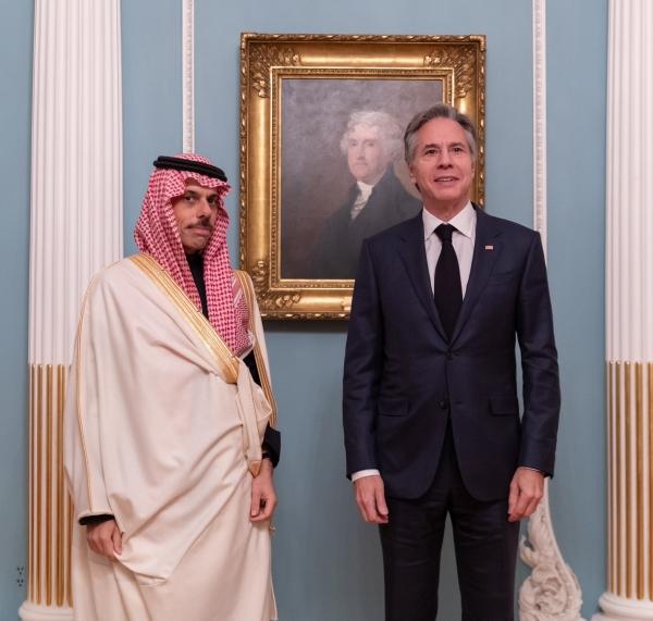 وزير الخارجية الأمريكي يبحث مع نظيره السعودي جهود إنهاء الحرب في اليمن