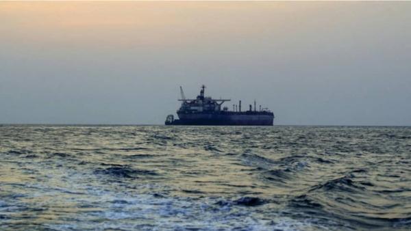 مسؤول حكومي يتهم الحوثيين باستهداف البحر الأحمر لأغراض "دعائية"