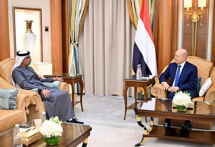 الرئيس العليمي يبحث مع السفير الإماراتي جهود إحلال السلام في اليمن