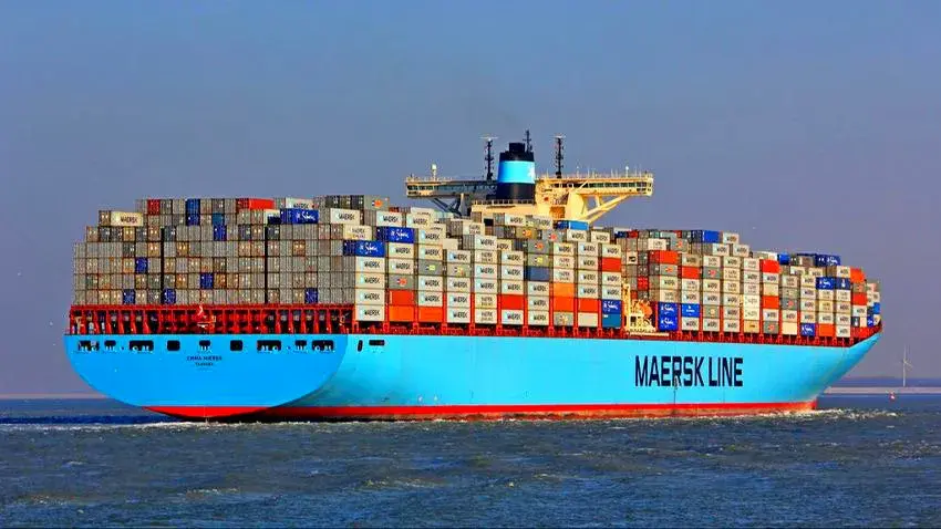 شركة شحن عالمية تستعد لاستئناف العبور في البحر الأحمر وخليج عدن