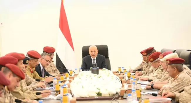قرارات رئاسية باستحداث منطقة عسكرية جديدة وتعيين العولقي قائدًا لها (تفاصيل)