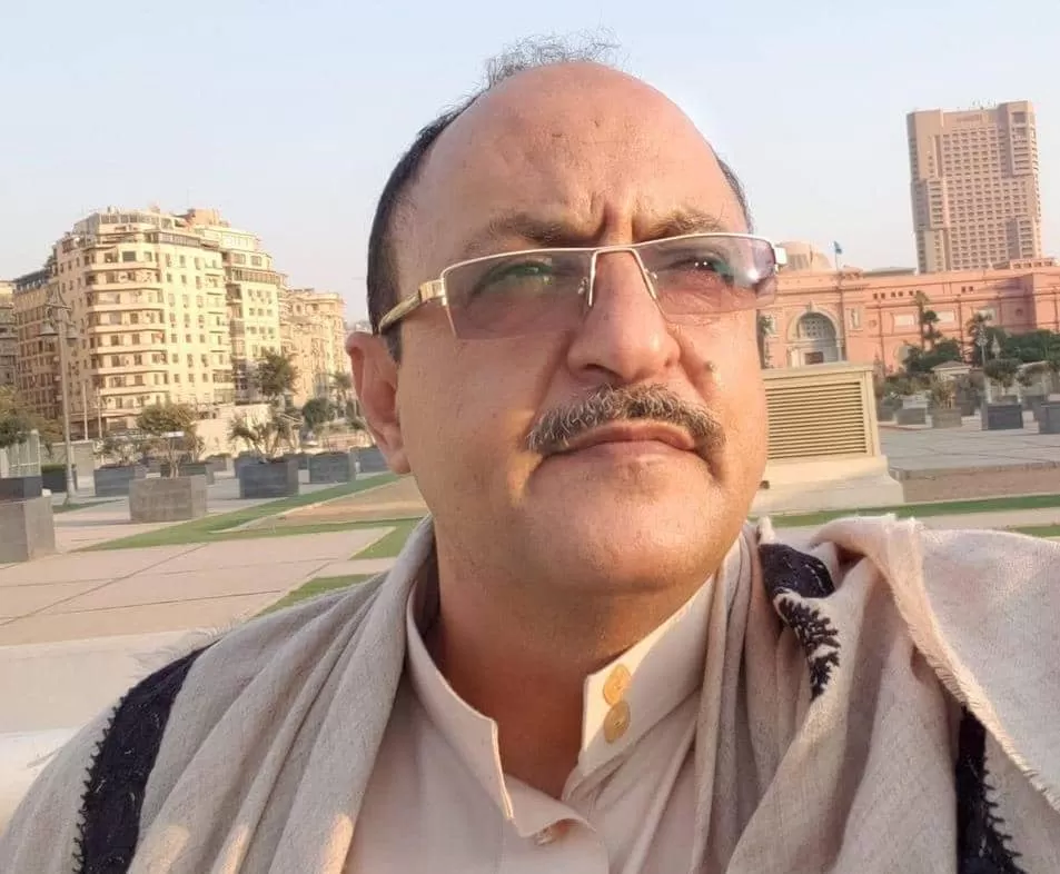 مسؤول حوثي يتهم قيادات نافذة بإهانة قبائل عمران ونهب الموارد