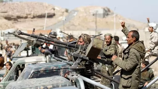 الحوثيون يفرجون عن متهمين بتفجير 11 منزلاً رغم أوامر قضائية باعتقالهم