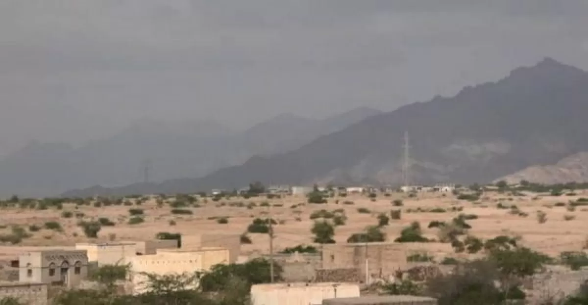 جماعة الحوثي تستهدف بقذائف المدفعية قرى سكنية جنوب الحديدة