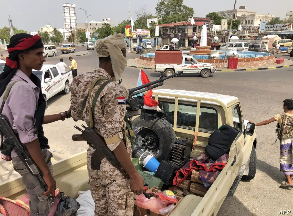 قيادي بارز في الإنتقالي يهدد بالانسحاب من الحكومة وإسقاط المجلس الرئاسي