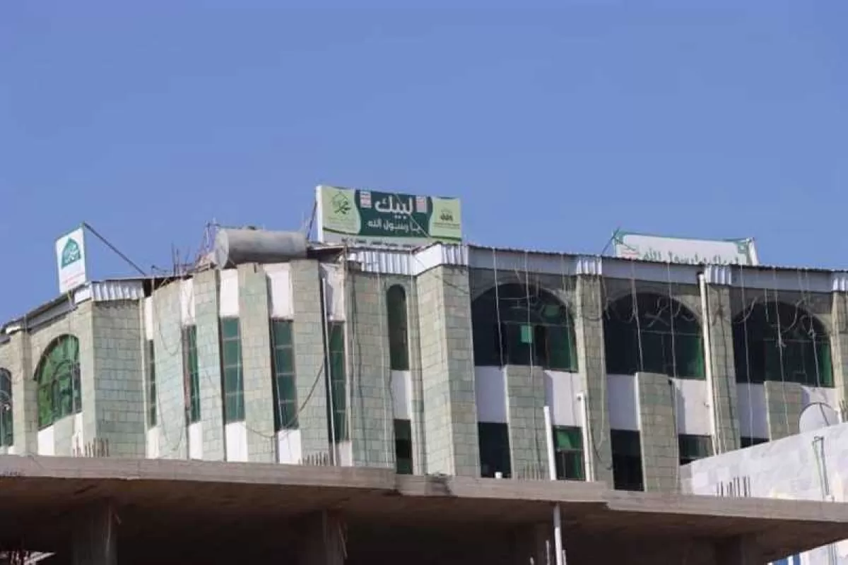 إب : جماعة الحوثي تجبر مستأجرين من الأوقاف بالمشنة على إخلاء محلاتهم التجارية