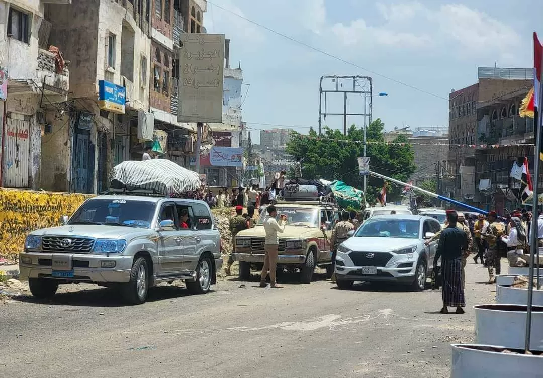 تصعيد حوثي قرب المنفذ الشرقي لتعز يعيد شبح الإغلاق (تفاصيل)