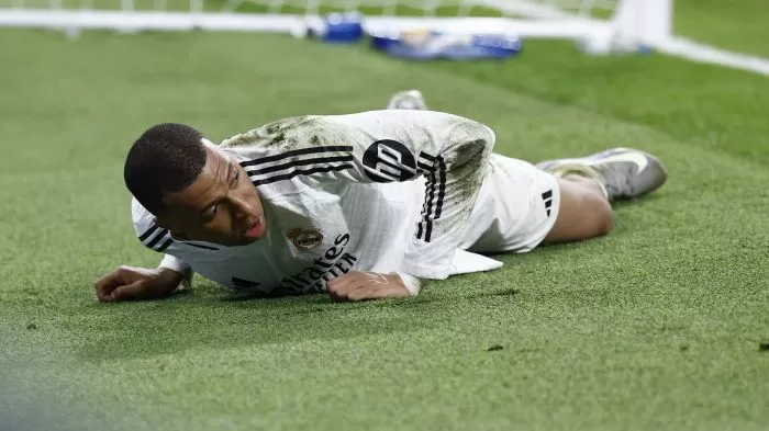 رياضة : فالنسيا يُسقط ريال مدريد ويمنح برشلونة فرصة توسيع الفارق