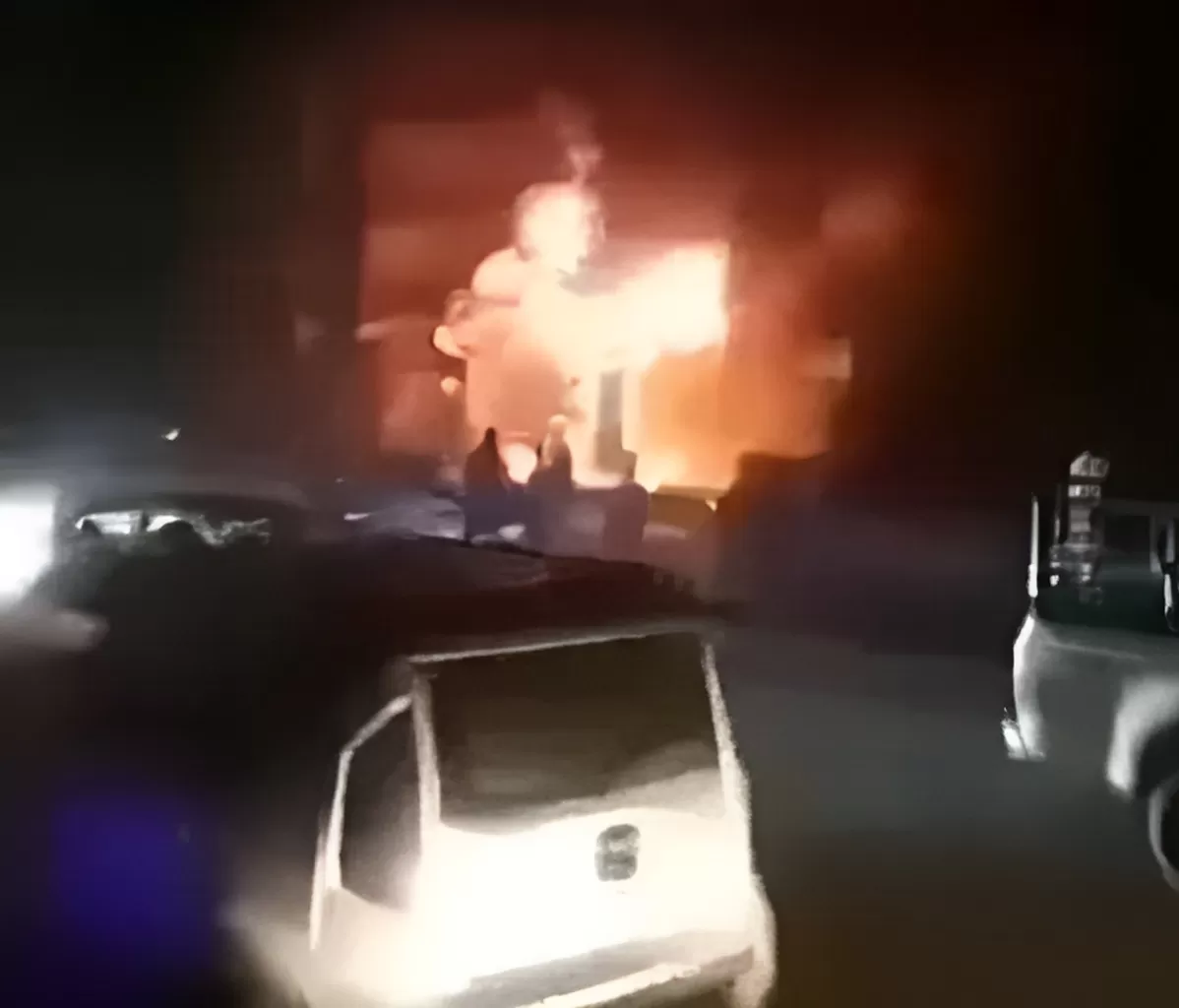 غارات أمريكية متواصلة على صنعاء والحوثيون يقرون بسقوط 34 قتيل وجريح