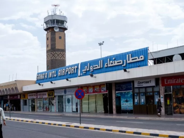 توترات حوثية عقب احتجاز نجلي قياديين ومنعهما من السفر عبر مطار صنعاء