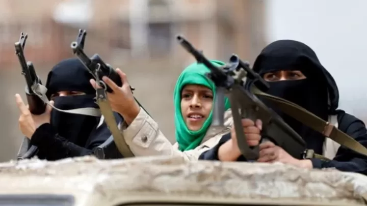 الحوثيون ينشئون سجونًا نسائية داخل أقسام الشرطة في مناطق سيطرتهم