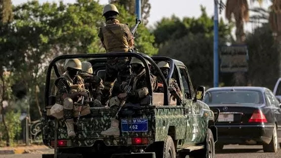 الحوثيون يواصلون حملات القمع ضد موظفي وكالات الإغاثة في صنعاء الحوثيون يواصلون حملات القمع ضد موظفي وكالات الإغاثة في صنعاء