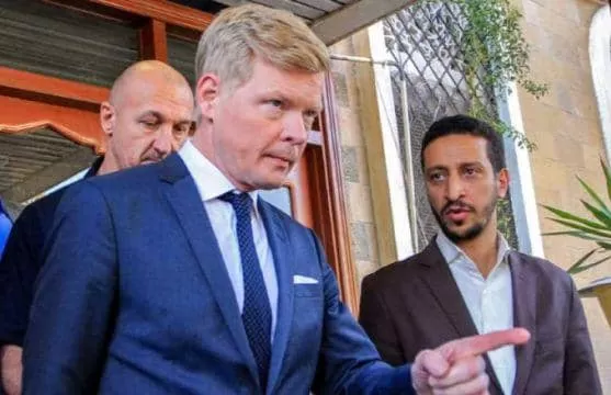 الحوثيون يقتحمون مكتب المبعوث الأممي في صنعاء ويعتقلون عددا من الموظفين الحوثيون يقتحمون مكتب المبعوث الأممي في صنعاء ويعتقلون عددا من الموظفين