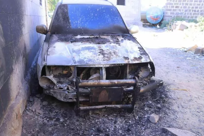 إحراق سيارة مواطن بعد أسبوعين من استهداف منزله في حبيش بإب إحراق سيارة مواطن بعد أسبوعين من استهداف منزله في حبيش بإب