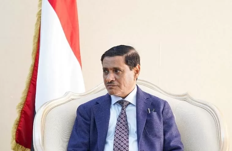 البحسني يتهم العليمي بتعطيل قرارات حضرموت ويلوح بتحرك أحادي للانتقالي