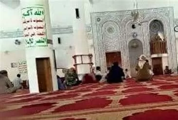 الحوثيون يجبرون عشرات المساجد في إب على أداء صلاة الظهر بدلًا عن الجمعة