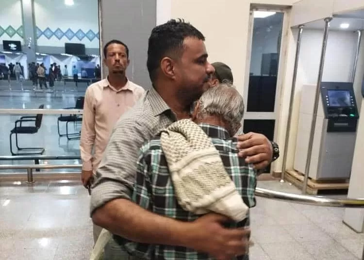 الانتقالي يعتقل بحارا فور وصوله إلى مطار عدن بعد الإفراج عنه من إيران