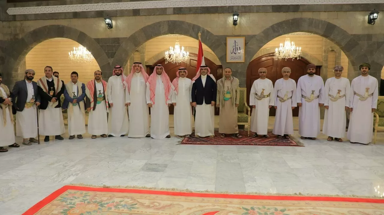 وفدان سعودي وعماني يلتقيان رئيس "سياسي الحوثيين" في صنعاء (فيديو)